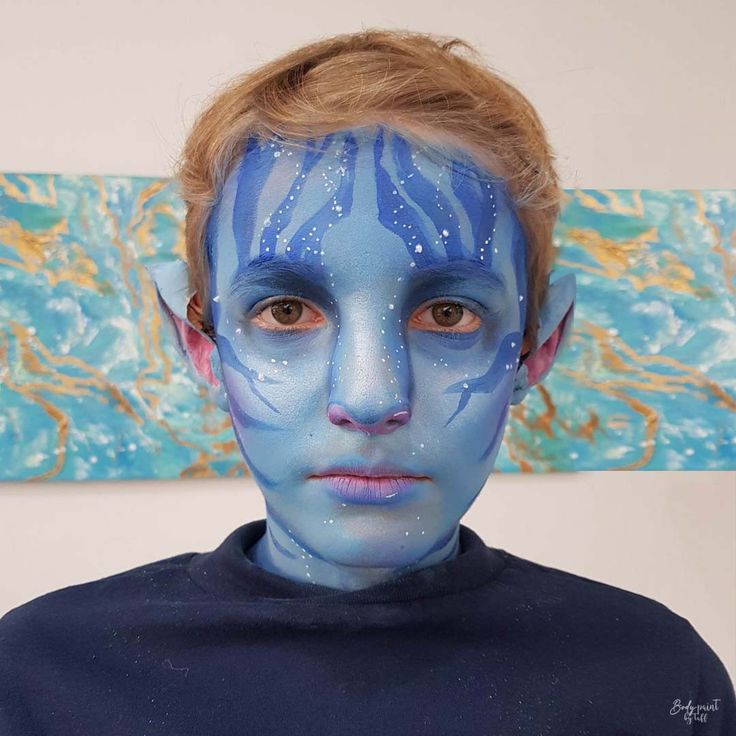 Avatar face painting Avatar Face Painting, Avatar Face Paint, Face Paint For Halloween, Avatar Makeup, Avatar Halloween, Belly Paint, Paint Makeup, Face Painting Easy, Face Paint Ideas