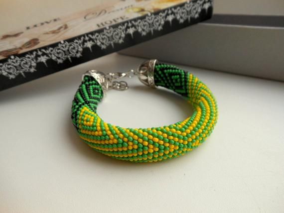 Idde de Orula con detalles de Oggun Yoruba jewelry Santeria bracelet Yoruba religion Santeria jewel African Bracelets, If You Want Something, African Beads, Arm Band, Rope Bracelet, Jewelry Bracelets, Bracelet, Handmade Items, Beaded Bracelets