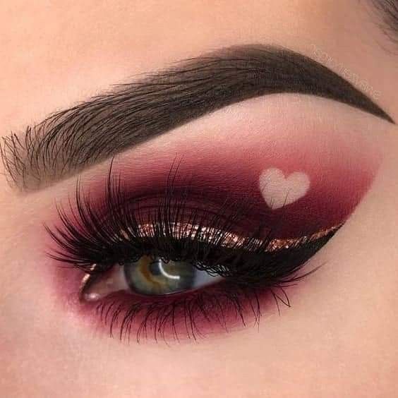 Red Makeup Looks, Golden Eye Makeup, Glossy Eyeshadow, Pink Lips Makeup, Eyes Tutorial, Mascara Makeup, Red Makeup, Make Up Looks, No Eyeliner Makeup