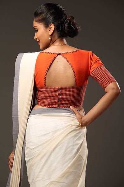 Kunnikuru – The Kaithari Project Sari Blouses, Cotton Blouse Design, Cotton Saree Blouse Designs, New Saree Blouse Designs, Backless Blouse Designs, Blouse Ideas, Blouse Back Neck Designs, Sari Blouse Designs, Blouse Design Images