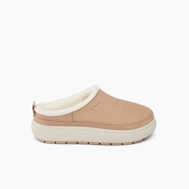 Women's Weekend Low Shoes in Oaiss | REEF® Winter Outdoor Sneakers With Textured Sole, Casual Slip-on Slippers With Plush Lining, Snug Slip-on Casual Slippers, Casual Slip-on Slippers, Casual Snug Slip-on Slippers, Casual Snug Fit Slip-on Slippers, Comfortable Slip-on Winter Sneakers, Comfortable Everyday Slippers With Rubber Sole, Casual Slippers With Snug Fit And Round Toe