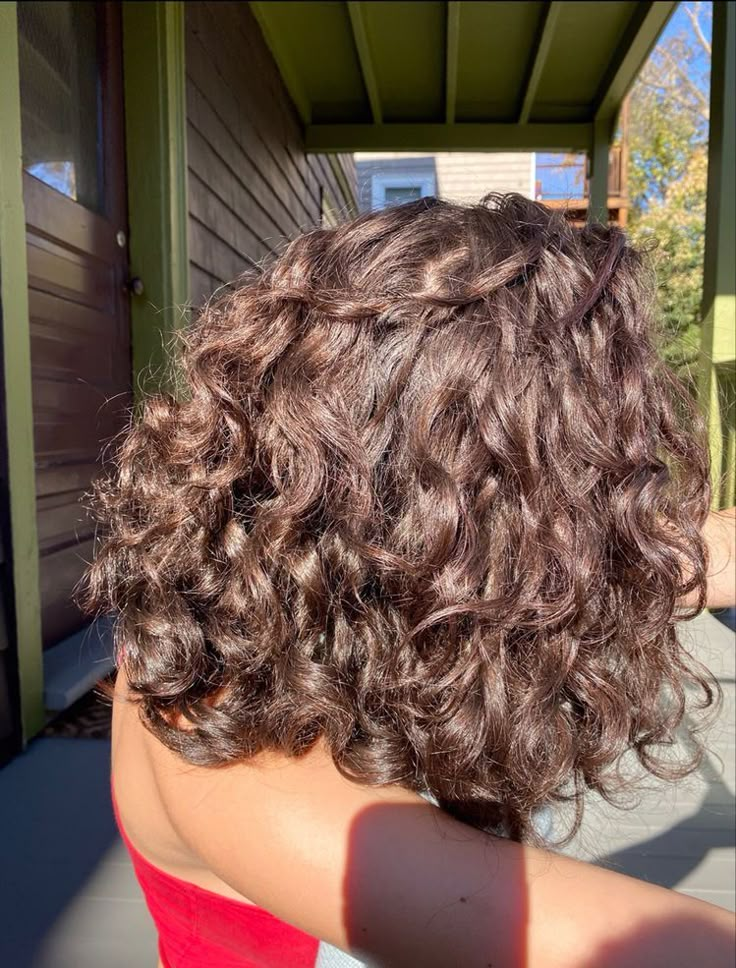 Collarbone Curly Hair, Thick Curly Bob, Short Curly Hair 2c, Shoulder Curly Hair, Short Curly Hair Aesthetic, Permed Short Hair, Short Wavy Curly Hair, Cute Hairstyles For Curly Hair, Easy And Cute Hairstyles