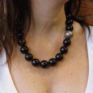 Big black stone necklace, shiny onyx necklace, black gemstones necklace, silver plated globe bead, statement necklace, onyx silver necklace Black Gemstone Necklace, Black Stone Necklace, Black Gemstones, Red Stone Necklace, Agate Stone Necklace, Woodland Earrings, Wide Silver Ring, Red Coral Necklace, Stone Statement Necklace