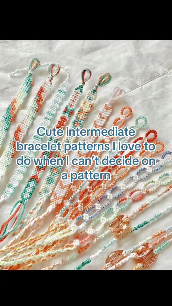 many bracelets are arranged in rows with the words, cute intermediaate bracelet patterns i love to do when i can't decide on a pattern