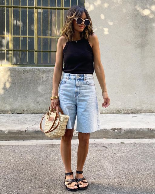 Bermuda Shorts Outfit Women, Long Shorts Outfits Women, Denim Bermuda Shorts Outfit, Jean Short Outfits, Shorts Outfits Women, Summer Shorts Outfits, Bermuda Jeans, Instagram Look, Summer Outfit Inspiration