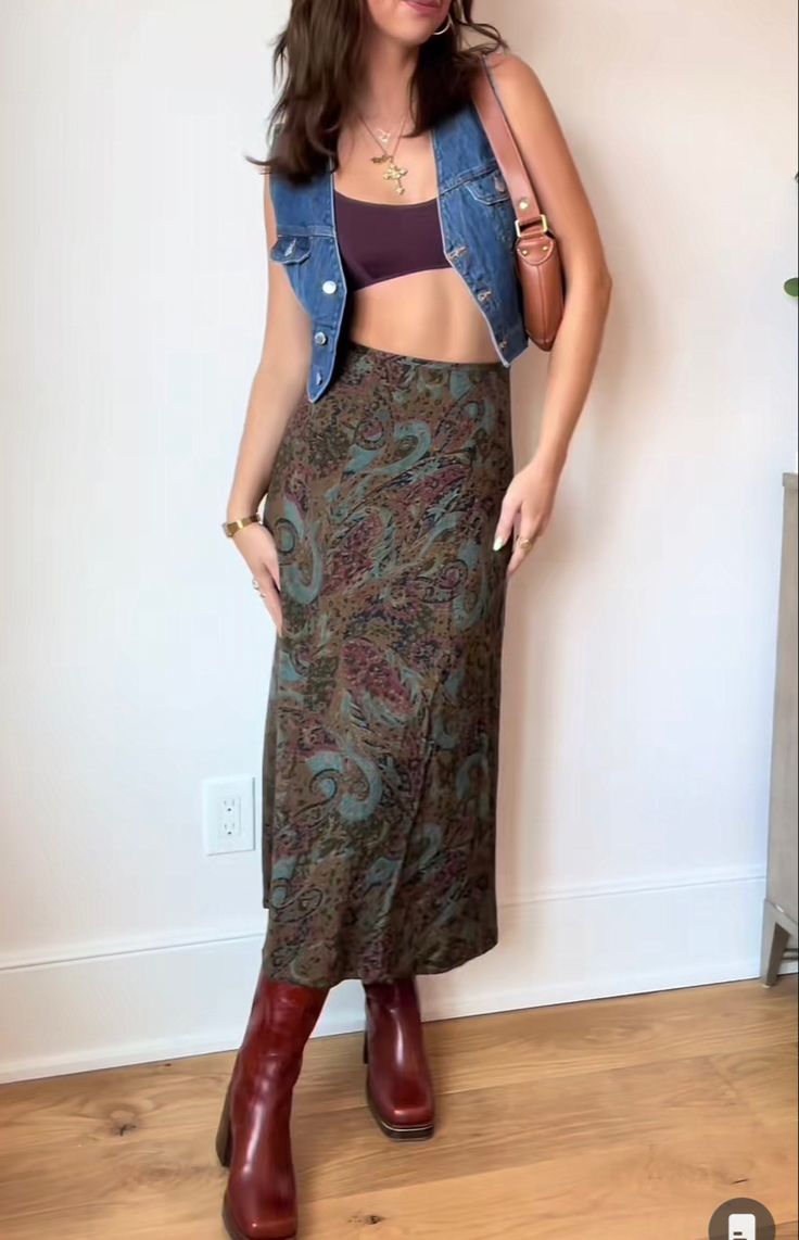 Korean Bbq Outfit Ideas, Outfit Ideas To Concert, Happy Hour Fits, Top To Wear With Skirt, Flirty Style, Boho Funky Outfits, Milk Maid Outfit, Late Summer Concert Outfits, Style Inspiration Summer Casual