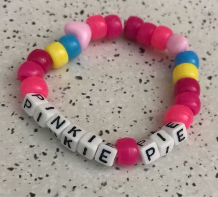 Kandi Patterns Single, Mlp Kandi Bracelet, Single Bead Bracelet, Halloween Kandi Ideas, Kandi Inspo Single, Mlp Bracelets, Single Kandi Ideas, Kandi Single Ideas, Kandi Sayings