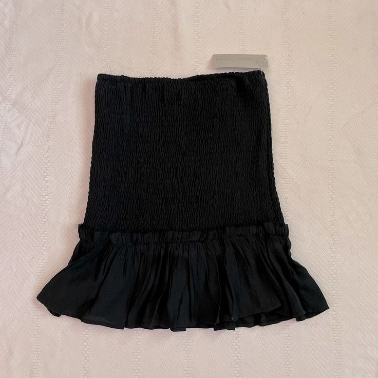 Lizard Thicket Skirt. Size Medium But Runs Small Casual Ruched Flared Skirt, Black Ruched Bottoms For Spring, Spring Ruched Black Bottoms, Spring Black Ruched Bottoms, Black Gathered Mini Skirt, Black Stretch Ruched Mini Skirt, Black Ruched Stretch Mini Skirt, Black Ruched Stretch Skirt, Mini Skirt With Elastic Waistband For Night Out