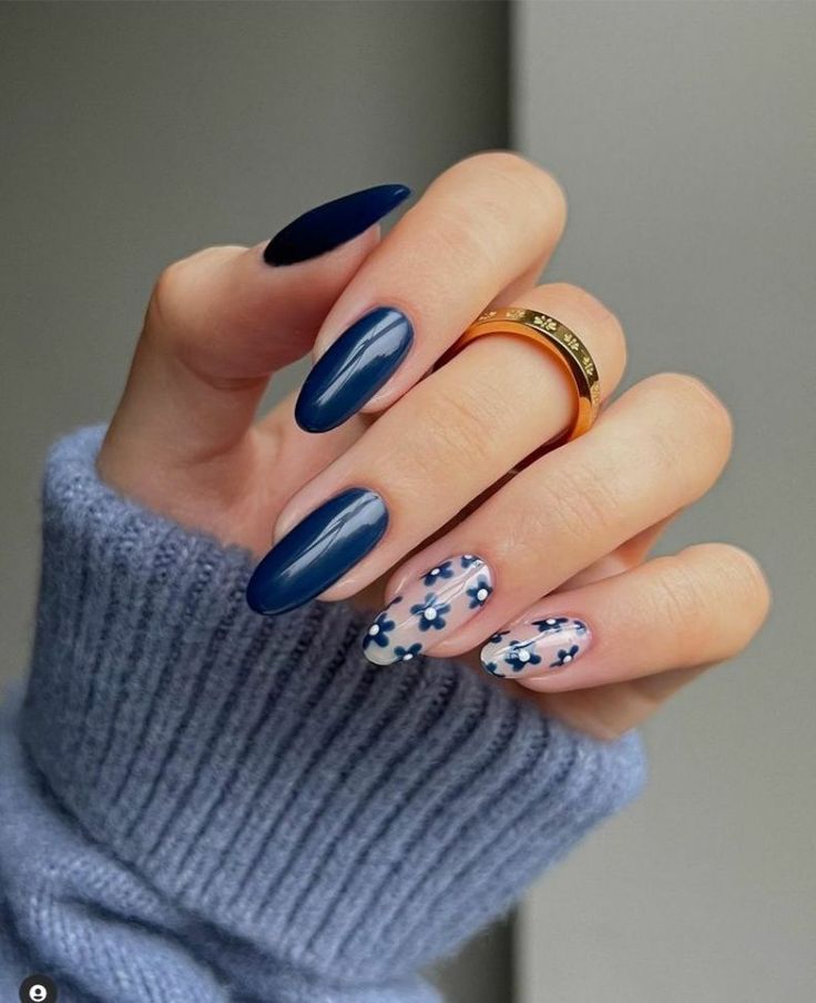 Floral nail designs have been around for a long time and yet we still love them because what's not to love about flowers? With spring around the corner, here are some floral nail designs you can do in 2022. Navy Nails, January Nails, Floral Nail Designs, Colorful Nails, Blue Spring, Floral Nails, Chic Nails, Nail Arts, Flower Nails