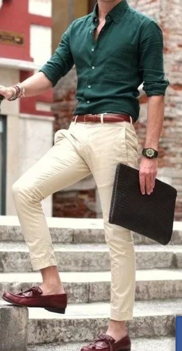 Italian Summer Outfits Men, Mens Capri Pants, Capri Dress, Italian Summer Outfits, Mens Chino, Mens Smart Casual Outfits, Mens Business Casual Outfits, White Jeans Men, Mens Casual Outfits Summer