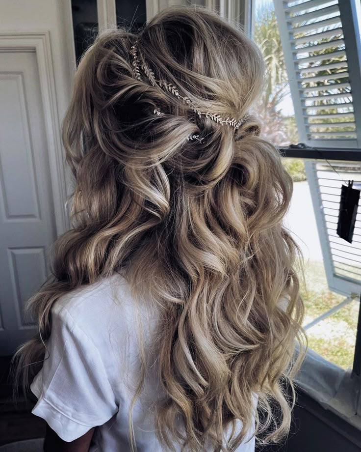 Natural Hair Updo Wedding, Bride Hairstyles For Long Hair, Bridal Hair Half Up, Half Up Wedding Hair, Boho Bridal Hair, Wedding Hair Half, Wedding Hair Ideas, Wedding Hair Styles, Long Hair Wedding Styles