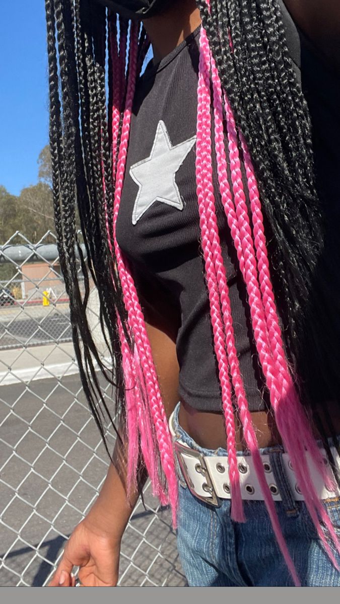 Light Pink Peekaboo Braids, Black And Pink Peekaboo Braids, Black Braids With Pink Highlights, Pink Peekaboo Braids With Beads, Peakaboobraids Pink And Black, Peekaboo Braids Pink, Y2k Star Outfit, Pink Peekaboo Braids, Peek A Boo Box Braids