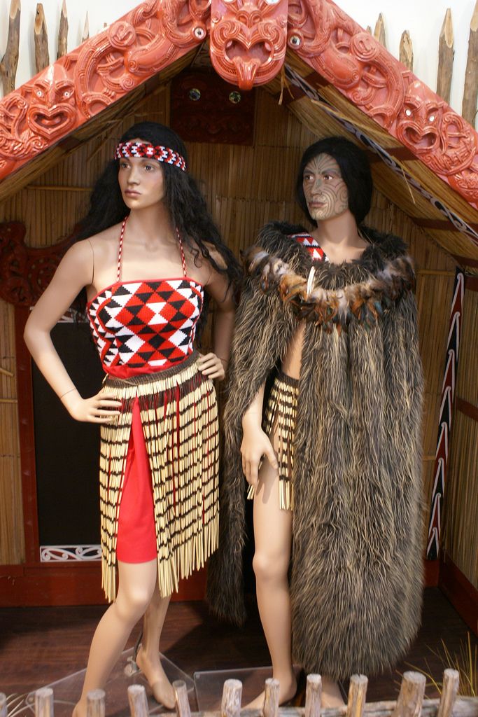 Maori Dress, Maori Traditional Clothing, Traditional Maori Clothing, New Zealand Traditional Clothing, New Zealand Outfits, Maori Clothing, Pacific Islander Traditional Clothing, Korowai Cloaks Maori, Maori Tribe