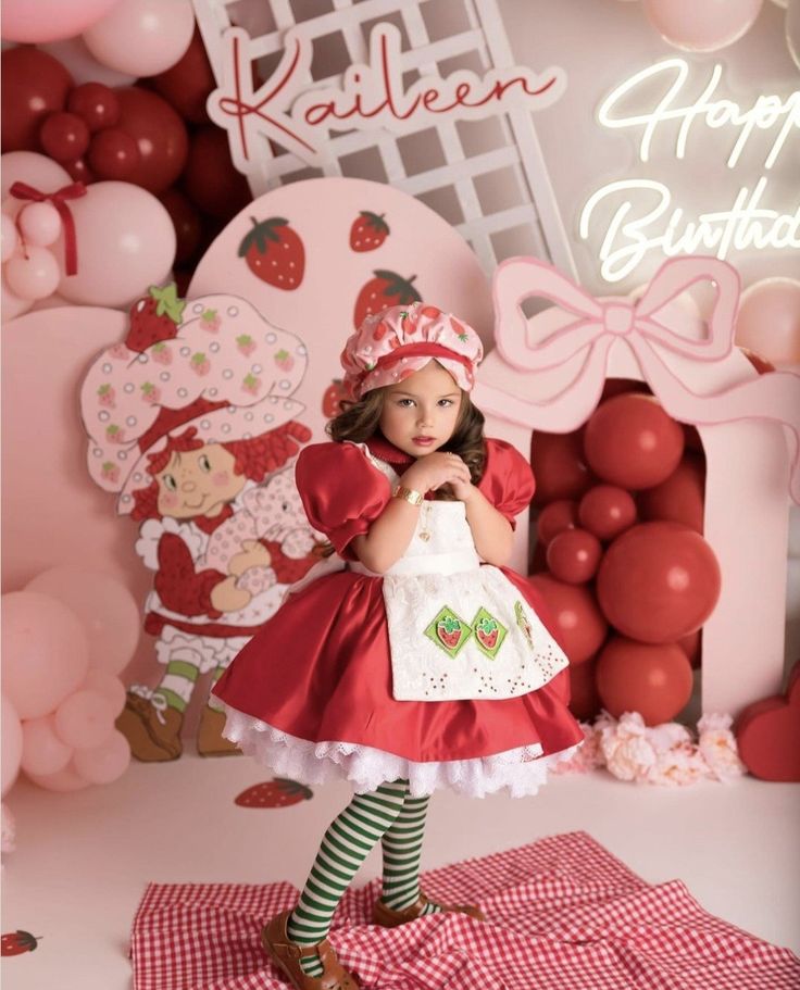 Strawberry Shortcake Photoshoot, Strawberry Shortcake Outfits, Carousel Birthday Parties, Baby Photography Backdrop, Carousel Birthday, Chanel Decor, Baby Birthday Decorations, Strawberry Party, First Birthday Decorations