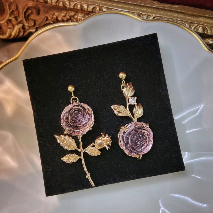 Description:Chic Pink Rose Earrings Specifications: Material: Alloy Metal, Crystal, Cubic ZirconiaColors: goldSize: 4.9 cm * 2.7 cmWeight: 6g/pcs Put a playful spin on your look with our Chic Pink Rose Earrings 💫 These earrings add a touch of fun to any outfit, making them perfect for any occasion. Made with chic pink roses, these earrings are a must-have for any fashion-forward individual. 🌹 Pink Rose Earrings, Dope Jewelry, Crystal Rose, Enamel Bracelet, Chic Pink, Lovely Earrings, Different Outfits, Rose Earrings, Exquisite Jewelry