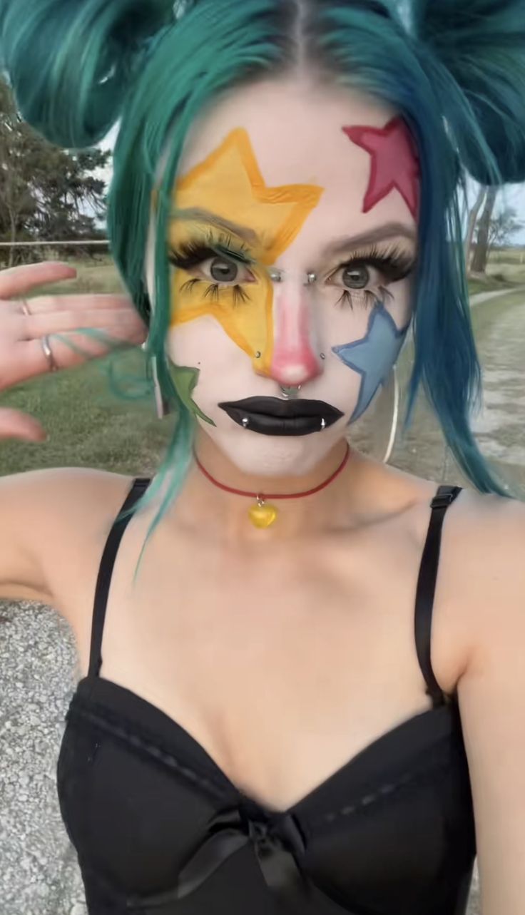 Goofy Makeup Looks, Wacky Makeup Looks, Crazy Face Paint Ideas, 70s Clown Makeup, Matching Face Paint Ideas, Strange Makeup Looks, Makeup Ideas Face Paint, Crazy Make Up Ideas, Face Paint Ideas Clown