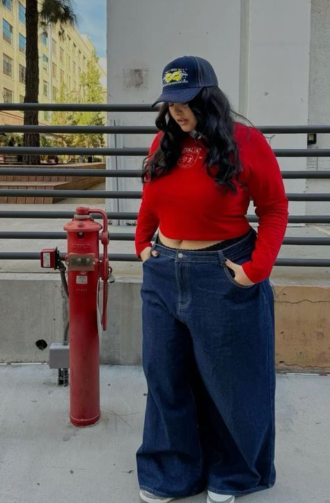 Plus Size Baggy Pants Outfit, Plus Size Y2k Aesthetic, Baggy Outfit Ideas Plus Size, Street Wear For Plus Size Women, Plus Size Streetwear Outfits, Outfit For Fat Belly Women, Streetwear Plus Size Women, Cute Outfits For Chubby Girls, 2xl Women Plus Size Outfits