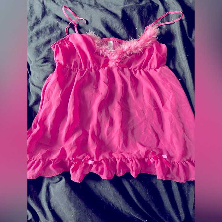 New With Tags Pink Size Medium Babydoll . Feathers At The Top Of The Camisole. Gyaru Pajamas, Pink Ruffle Dress, Christmas Pajama Set, Pink Bralette, Floral Kimono, Lace Cami, Dress 16, Victoria Secret Bras, At The Top