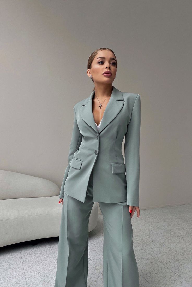 VI Slim-fit Suit Mint – VICLAN Graduation Suits For Women, Power Suits For Women, Graduation Suit, Conference Outfit, Mint Pants, Elegant Pants Suits, Graduation Suits, Suit Outfit, Classy Suits