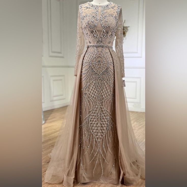 Lovely Dress 2 Piece. Luxury Long Sleeve Champagne Dress, Luxury Champagne Long Sleeve Dress, Poshmark Dresses, Diy Wedding Dress, Lovely Dresses, Diy Wedding, 2 Piece, Limited Time, Colorful Dresses