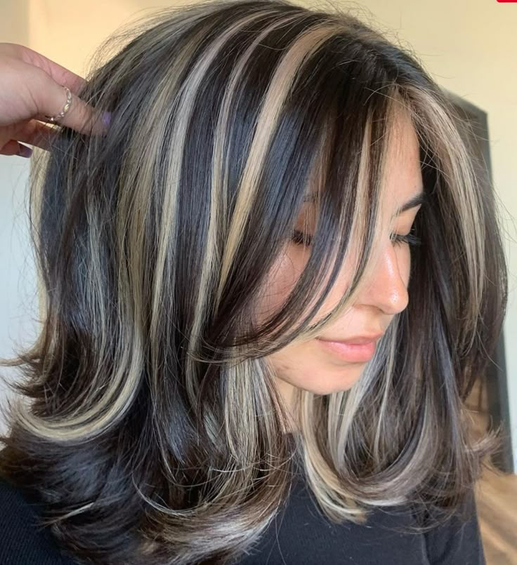 Traditional Highlights, Layered Hair Ideas, Layer Haircut, Skunk Hair, Chunky Highlights, Straight Layered Hair, Cute Hair Colors, Hair Color Streaks, Gorgeous Hair Color