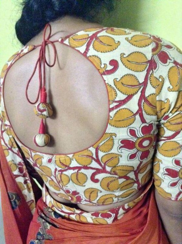 Pot Neck, Kalamkari Blouse Designs, Blouse Back Neck, Kalamkari Blouse, Boat Neck Blouse Design, Cotton Blouse Design, Saree Blouse Neck Designs, Backless Blouse Designs, Latest Model Blouse Designs