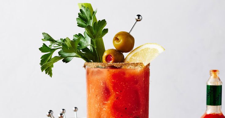 Skip the Bloody Mary Mix! This Classic Brunch Cocktail Is Easy to Make From Scratch Caesar Cocktail, French 75 Cocktail, Making Cold Brew Coffee, Mimosa Recipe, Vodka Cocktail, Make From Scratch, Brunch Cocktails, Tomato Juice, Lime Wedge