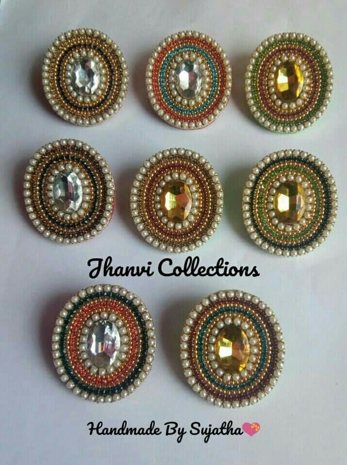 💝💝Handmade💝💝 Item : Saree Brooch #jhanvicollections #handmadebysujatha #brooch #sareebrooch Saree Pins Brooches, Saree Brooch, Saree Pins, Saree Pin, Silk Thread Bangles Design, Thread Bangles Design, Silk Thread Bangles, Thread Bangles, Bangles Design