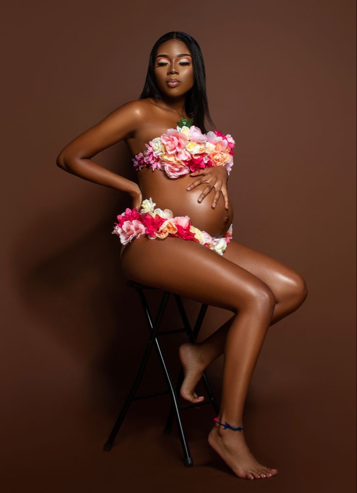 Brown background 
black woman
flowers
photoshoot
maternity Flower Theme Maternity Shoot, Flower Bra Maternity Shoot, Flower Bra And Panty Maternity Shoot, Flower Maternity Pictures, Baby Girl Maternity Shoot Black Women, Maternity Photo Shoot Ideas Flowers, Maternity Shoot With Flowers, Maternity Photography With Flowers, Flower Maternity Shoot Black Women