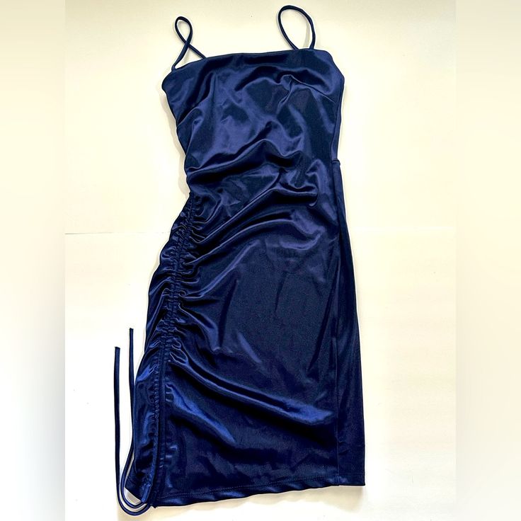 Navy Blue Windsor Dress , For Party , Graduation, Wedding, Dinner , Etc. Size S . Beautiful Blue Knee-length Mini Dress For Prom, Blue Spaghetti Strap Mini Dress For Prom, Blue Satin Knee-length Dress, Blue Bodycon Dress For Prom And Party Season, Blue Bodycon Dress For Prom Party Season, Blue Ruched Dresses For Prom Season, Fitted Blue Midi Dress For Prom Season, Fitted Blue Midi Dress For Prom, Blue Sleeveless Bodycon Dress For Homecoming