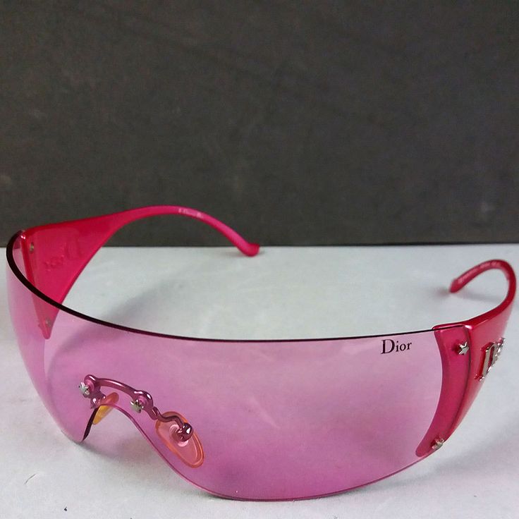 Frameless Sunglasses, Dior Pink, Y2k Sunglasses, Trendy Glasses, Cute Sunglasses, Cool Glasses, Fashion Eye Glasses, Cute Glasses, Dior Addict