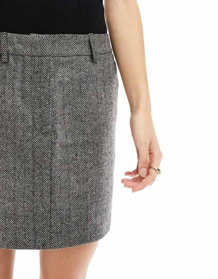 Skirts by Vero Moda Part of a co-ord set Blazer sold separately High rise Belt loops Functional pockets Regular fit Fitted Gray Skirt With Pockets, Gray Fitted Skirt With Pockets, Gray Mini Skirt For Work, Elegant Gray Mini Skirt For Work, Gray Pencil Skirt For Workwear, Gray Pencil Skirt For Work, Chic Gray Mini Skirt For Work, Casual Gray Workwear Skort, Fitted Gray Skort With Pockets