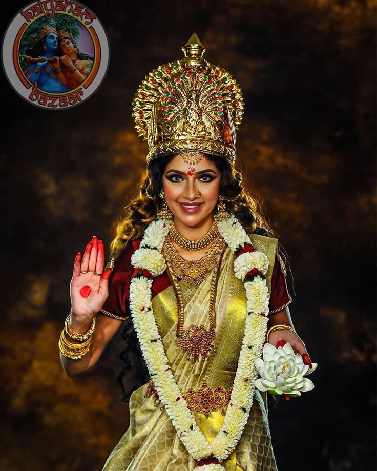 Goddess Saraswathy - Mother of all Vedas & Arts. A collaboration concept shoot done by @kalyanambazaar - Pure Kanjivaram Silk Saree &… Mata Lakshmi, Goddess Attire, Parvati Maa, Kali Shiva, Ambe Maa, Concept Shoot, Kali Hindu, Indian Goddess Kali, Durga Devi