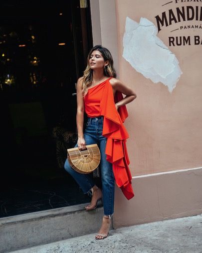 Panama @liketoknow.it http://liketk.it/2rbgf #liketkit Red Heels Dress, Red Jeans Outfit, How To Wear Loafers, Outfit Street, Styles Ideas, Red Jeans, Wear Red, Outfits With Converse, Popular Outfits