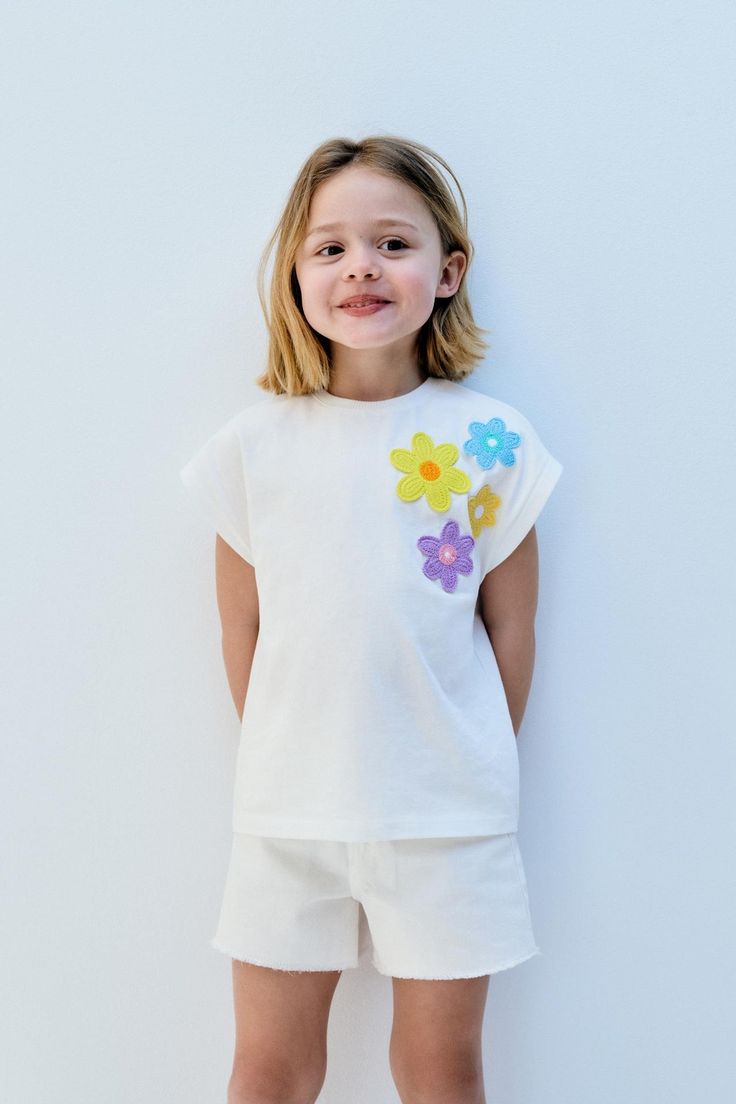 FLORAL APPLIQUÉ SHIRT - White | ZARA United States Zara Kids Summer, Baby Boy T Shirt, Zara Summer, Cotton Frocks, Zara T Shirt, Applique Shirts, Crochet Coat, Cardigan Sweater Jacket, Zara Kids