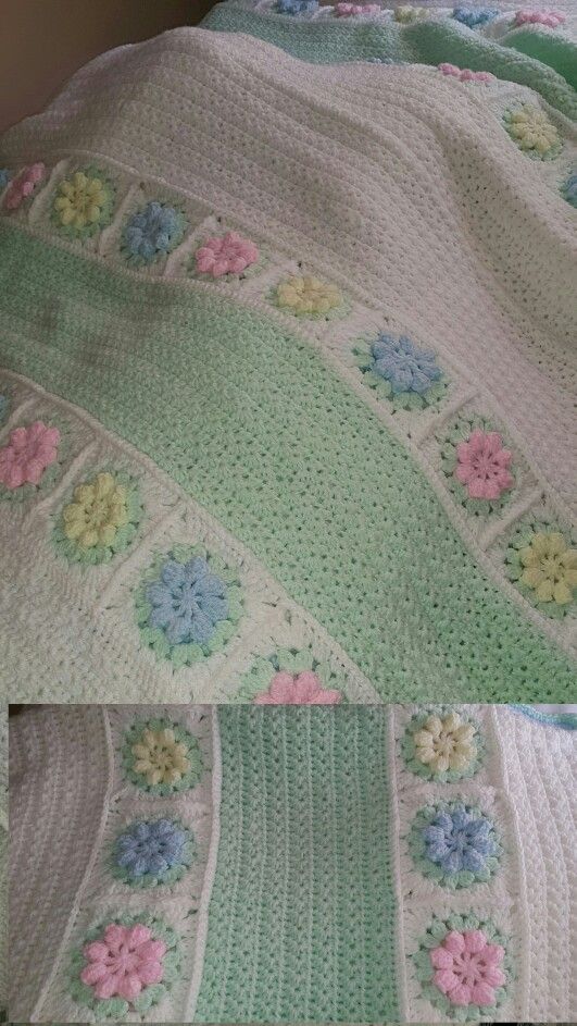 two pictures of a crocheted blanket with flowers on it