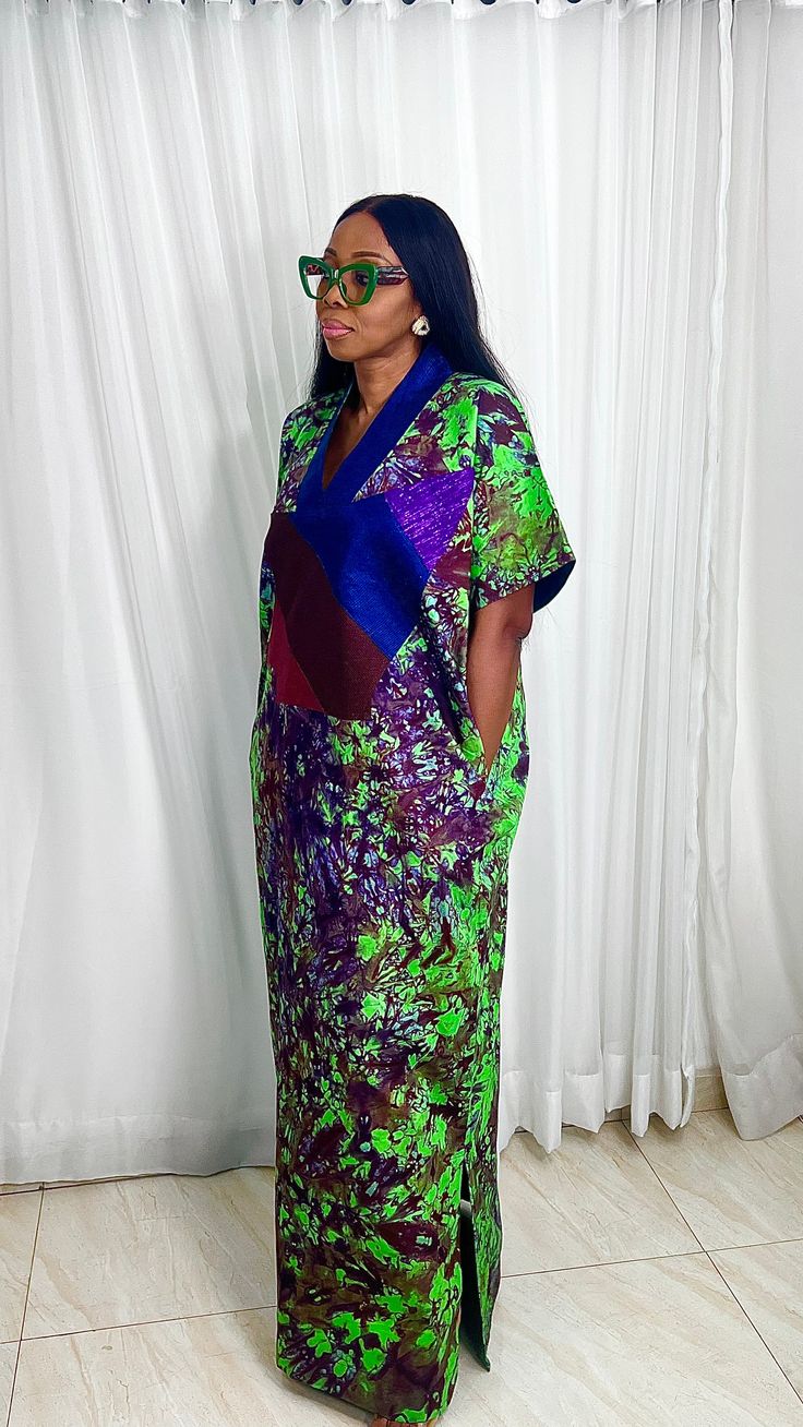 African print Batik Tye Dye Kaftan Caftan maxi dress is made with COTTON. It can be styled in different ways, you can dress it up with high heels or dress down with flats/sneakers.Notice the side slits. This item has pockets.Contact us for Wholesale Orders. CUSTOM ORDERContact us for custom looks and quotes….Contact us for more style options.Other prints are also available, kindly start an Etsy conversation to ask for more information and pics. Sizing 🌺 Your height or desired kaftan length is n Shirt Dress Summer, Cotton Kaftan, Maxi Gown, Design Dresses, Kitenge, African Design Dresses, Maxi Gowns, African Design, Summer Beach Wear