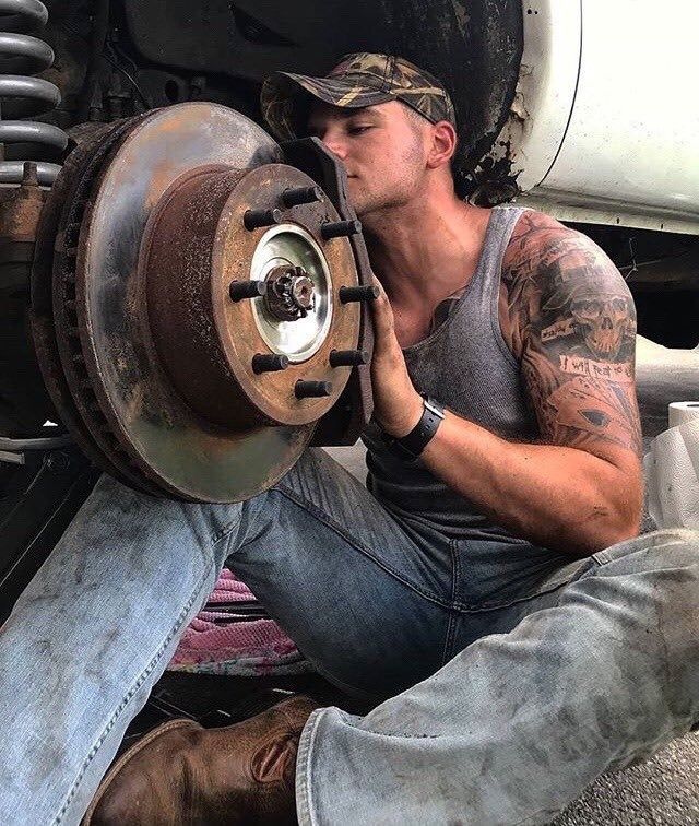 Mechanic Man, Southern Boys, Hard Working Man, Character Inspiration Male, Senior Pictures Boys, Macho Man, Bear Men, Country Men, Men In Uniform