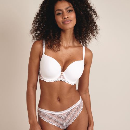 This plunge style is based on the much-loved [Freya Deco bra](https://www.bravissimo.com/products/deco-bra-fyn2/) – giving the same great fit and support decorated with super cute crochet lace! 

•	Seam-free cups give a smooth line under clothes and a rounded, forward facing shape
•	The plunging style works great under lower cut tops
•	This style uses Q-Nova fabric made from regenerated waste materials; to find out more about the recycled fabrics we use, check out our [sustainable fabrics glossa Super Cute Crochet, Low Cut Top, Festival Vibes, Plunge Bra, Sustainable Fabrics, Recycled Fabric, Cute Crochet, Crochet Lace, Low Cut