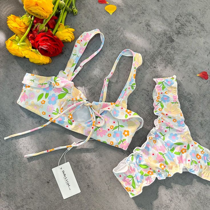 Material: This bikini set is made of 82% Polyamide, 18% Spandex.Fabric is very stretch, soft and comfortable. This bikini set is *Lined Wireless Bra*Padded Bra,removable*Stretchy Panties Underband stretch up around 12cm( 4.7 in) Waist stretch up around 30cm ( 12 in) Size: S, M, L *We recommend taking measurements before ordering. Different brands use different size charts, if you want our items to fit perfectly, please check the size chart below. Thank you. Occasion: Perfect for vacations, swimm Spring Pool Swimwear Bra Friendly, Spring Seamless Swimwear For Pool, Spring Pool Swimwear Seamless, Spring Beachy Swimwear With Bra Support, Beachy Spring Swimwear, Bra Friendly, Trendy Seamless Spring Swimwear, Spring Trendy Seamless Swimwear, Trendy Seamless Swimwear For Spring, Spring Multicolor Bra Friendly Swimwear