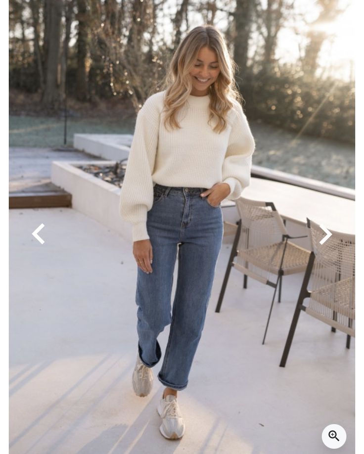 Mom Outfits Winter, Mom Jeans Outfit Winter, Looks Jeans, Jeans Outfit Winter, Blue Mom Jeans, Jeans Outfit Fall, Look Jean, Mom Jeans Outfit, Outfit Jeans