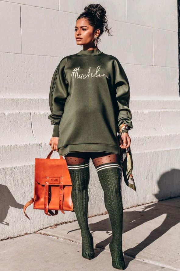 Oversized Sweatshirt Outfit, Sweatshirt Outfit, Black Women Fashion, Fall Fashion Outfits, Looks Style, Oversized Sweatshirt, Fashion Bloggers, Sweatshirt Dress, Thigh High