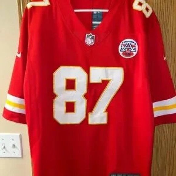 COPY - Chiefs Jersey - Travis Kelce (red) Travis Kelce Jersey, Chiefs Jersey, Angel Christmas, Travis Kelce, Red Shop, Things I Want, Angel, I Want, Nike