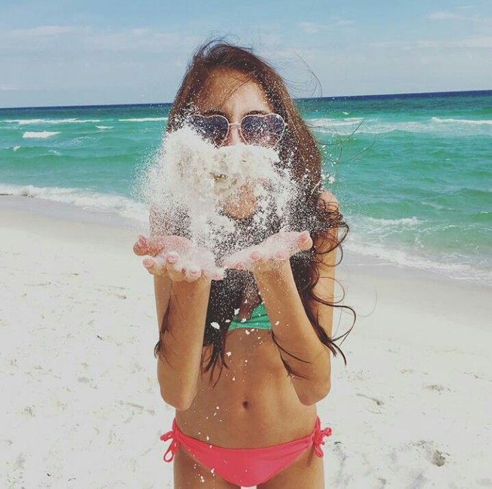 cute pic of kaelyn at the beach ayyye ♡♡ Tumblr Girly Aesthetic 2013, Summer Tumblr, Vibes Tumblr, Boom Clap, 2010s Aesthetic, Pink Tumblr Aesthetic, Tumblr Pics, Girls Tumbler, Malibu Barbie