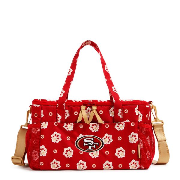 Explore the Vera Bradley NFL lineup of top-rated styles sure to capture your team spirit. Carry your cold drinks and snacks with ease with this Cooler that's perfect for tailgating! Exterior features two slip pockets Lining pulls out for cleaning Style has both top handles and a removable crossbody strap for carrying convenience Holds 21 cans Zipper closure Capacity 27 L. Vera Bradley NFL Cooler Women in San Francisco 49ers Bandana Superbowl Game, San Francisco 49ers Logo, Backpack Lunch Bag, Cooler Lunch Bag, Belt Purse, Easter Shopping, Quilted Coverlet, Stocking Stuffer Gifts, Toiletry Bag Travel