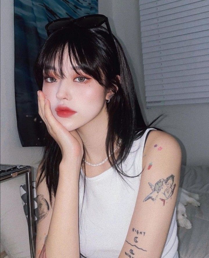 Tattoos For Women Cute, Tattoed Women, Pretty Tattoos For Women, Pretty Ppl, Uzzlang Girl, Girl Inspiration, Fantasy Makeup, 인물 사진, Women Hairstyles