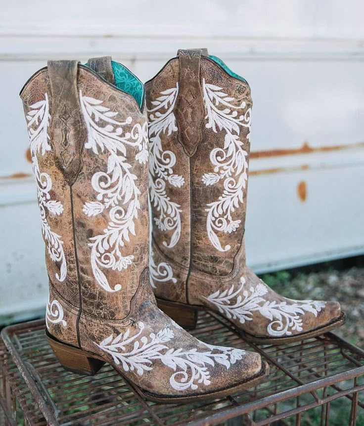 Boots For Women Wedding, Prom Boots Country, Cowboy Boots For Wedding For Women, Wedding Cowboy Boots For Bride Square Toe, Western Wedding Bridesmaids Dresses With Boots, Pretty Cowgirl Boots, Western Wedding Boots For Bride, Western Cowgirl Boots, Wedding Cowboy Boots For Bride