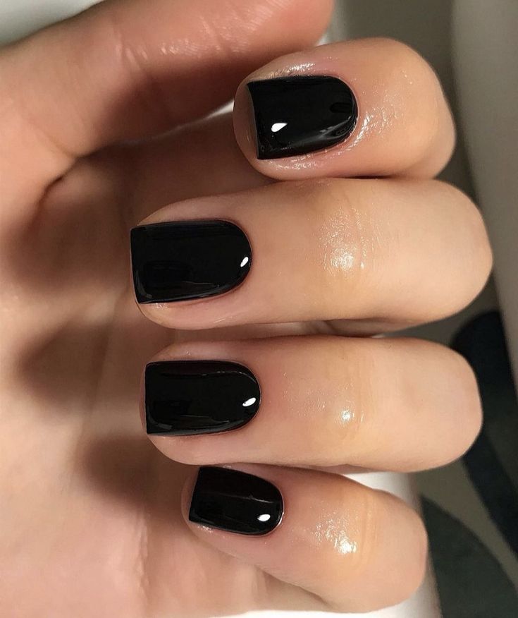 Plain Black Gel Nails, Short Black Gel X Nails, Black Short Natural Nails, Black Short Square Nails Ideas, Black Square Acrylic Nails Short, Nail For Short Fingers, Black Square Gel Nails, Black Short Manicure, Nails Short Acrylic Black