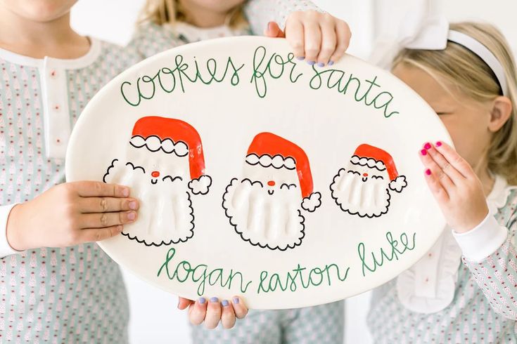 Santa Cookie Plate Handprint, Christmas Cookie Plate Diy Kids, Santas Cookie Plate Diy, Diy Christmas Plate, Toddler Cookies, Santa Handprint, Baby Christmas Crafts, Cookies For Santa Plate, Handprint Christmas