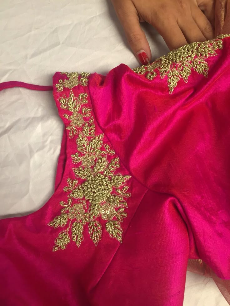 #pink#golden#blouse with embroidery Golden Blouse, Embroidery Blouses, Pattu Saree Blouse Designs, Decorative Embroidery, Saree Blouse Neck Designs, Sari Blouse Designs, Silk Saree Blouse Designs, Blouse Embroidery, Simple Blouse Designs